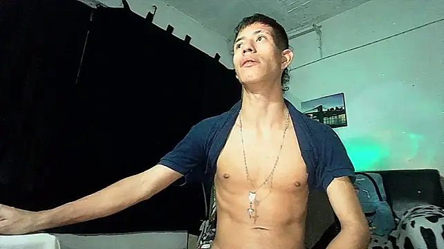 dareck_18 XXX чат на живо