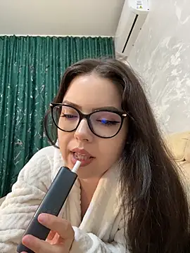 Chatroom XXX en direct de KaylaLewyss