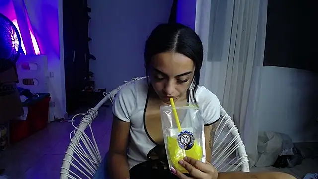 Chat XXX en directo de Leslie_Bussh_