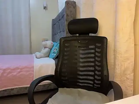 Miss_teasy élő XXX-chatje