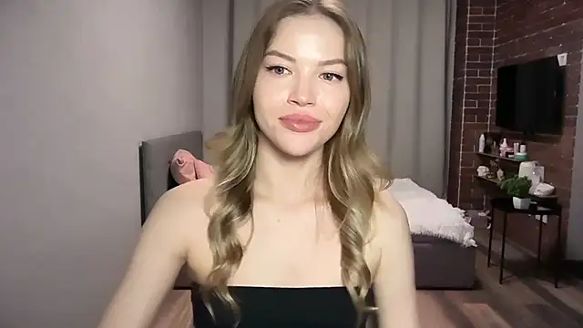 EmmyMills Adlı Modelin Canlı XXX Sohbeti