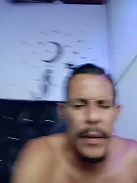 El_junior21 Adlı Modelin Canlı XXX Sohbeti