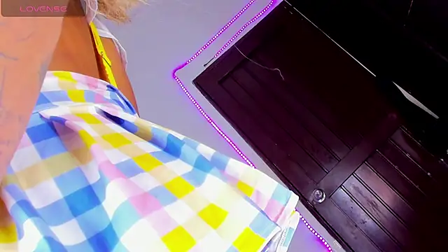 hellis_bigcock Live XXX-Chat