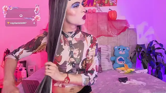 Emilly-halln Live XXX chat