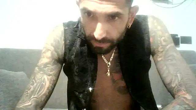 torinesebadboy live XXX chat