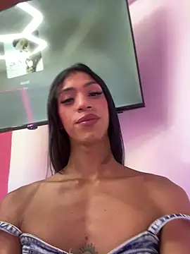 REINA_ADAHARA Adlı Modelin Canlı XXX Sohbeti