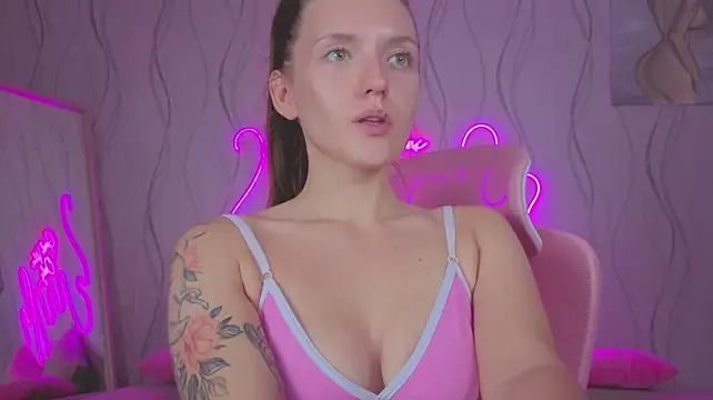 JennyDens Chat XXX in diretta