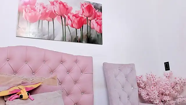 pinky_f00x's Live XXX Chat