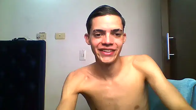 Chatroom XXX en direct de Latinos_2001