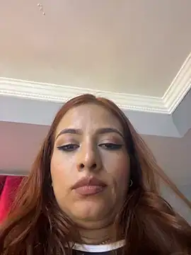 Chat +18 de VictoriaFerro ao vivo