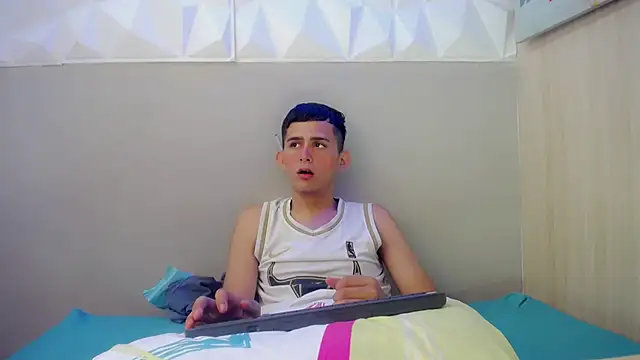 JaxBlue_ Adlı Modelin Canlı XXX Sohbeti