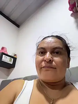 Horny-Mommy-Dirty élő XXX-chatje