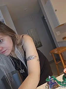 ScarletsWeb's Live XXX Chat