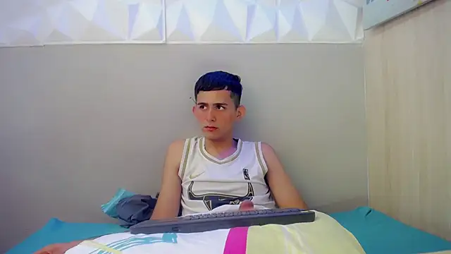 Chatroom XXX en direct de JaxBlue_