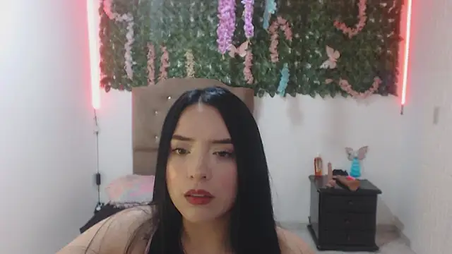 adara_cute_69's Live XXX Chat