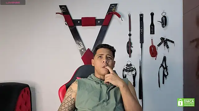 EliteBoysLive live XXX chat