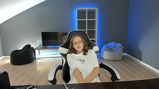 Ari_mon webkamerás műsora