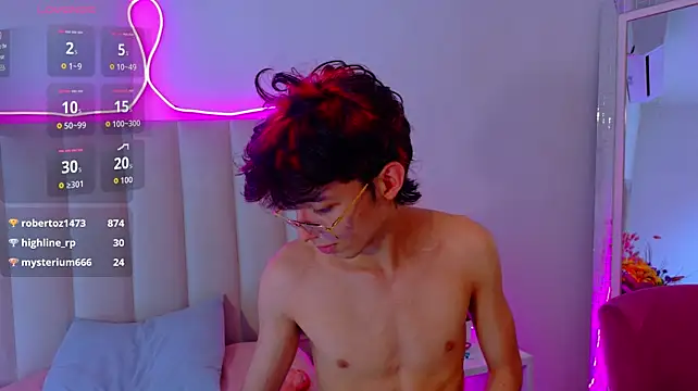 Twink_Sebas7: онла йн-секс-чат