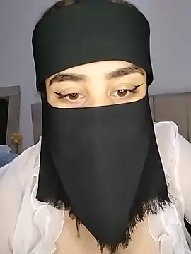 Maraamm Adlı Modelin Canlı XXX Sohbeti