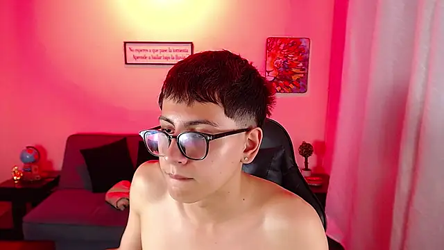 Pokazy przed kamerką – alexcum_18