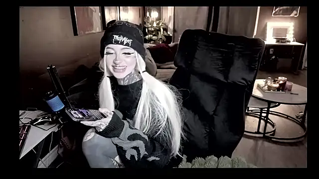 bambitatted's Live XXX Chat