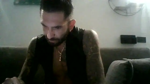 Czat XXX na żywo – torinesebadboy