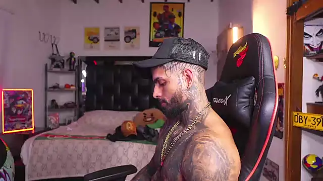 Czat XXX na żywo – logan_hugh8