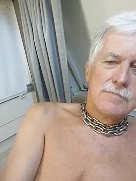 Chatroom XXX en direct de slave4men