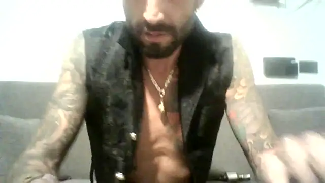 Chat XXX ao vivo de torinesebadboy