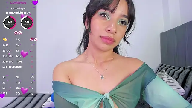 lillielover16 Adlı Modelin Canlı XXX Sohbeti