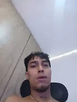 צ'אט XXX בשידור חי של sein_julian18