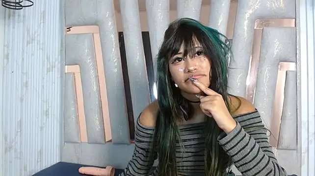 yiyi_cs' Live XXX Chat