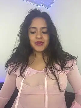 Chatroom XXX en direct de EmilyNoir1