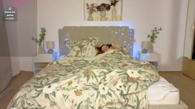 Živý XXX chat _Shy_bunny_