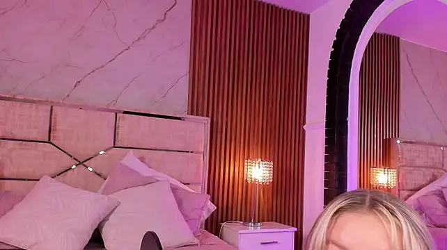 XXX chat uživo modela LolaAngellx