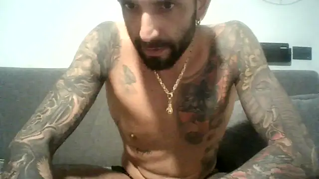 Chatroom XXX en direct de torinesebadboy