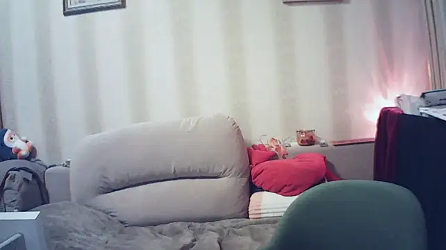 Chatroom XXX en direct de MoodieMira