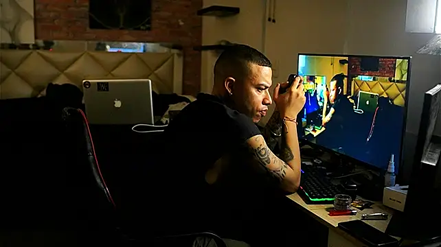 AlphaMasterXxx Live XXX Chat
