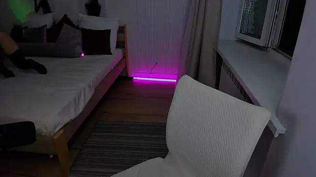 JulietteMonli – Naživo XXX chat