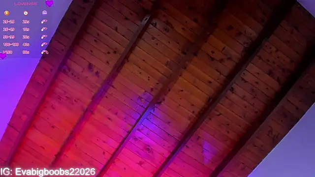 EvaBigBoobs élő XXX-chatje