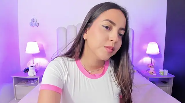 SofieBunnie Adlı Modelin Canlı XXX Sohbeti