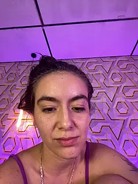 MelanyyJhonson15 Adlı Modelin Canlı XXX Sohbeti