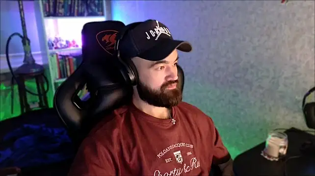 XXX chat uživo modela _Serious_Man