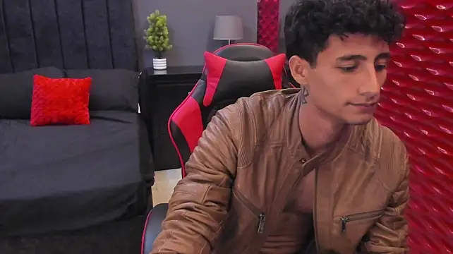 MaxiimoRomano_ 라이브 XXX  채팅
