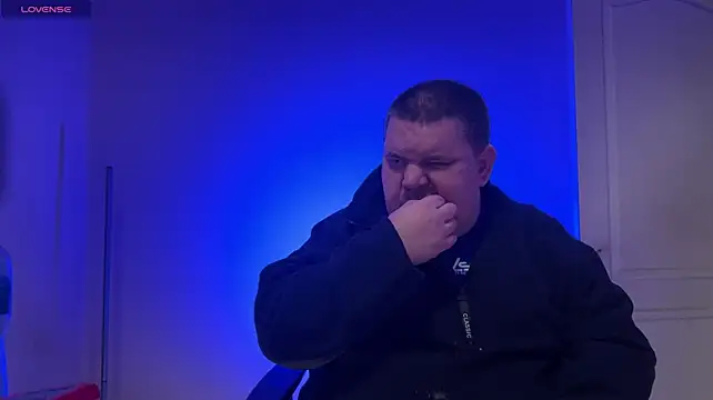 دردشة BIGBOSSDADDYX الجنسية المباشرة