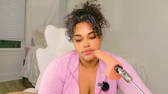 Chatroom XXX en direct de CarmenCash__