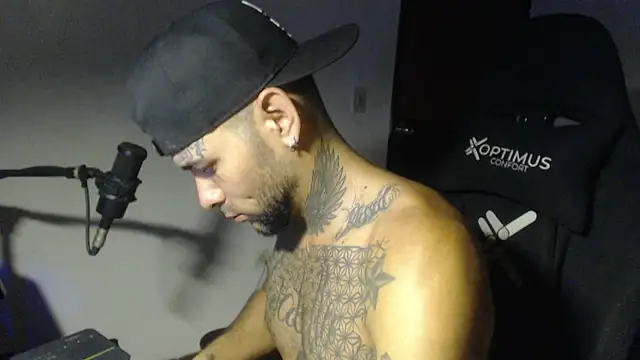 ROOKERT live XXX chat