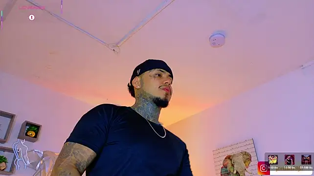 JordanSmiith_ Adlı Modelin Canlı XXX Sohbeti