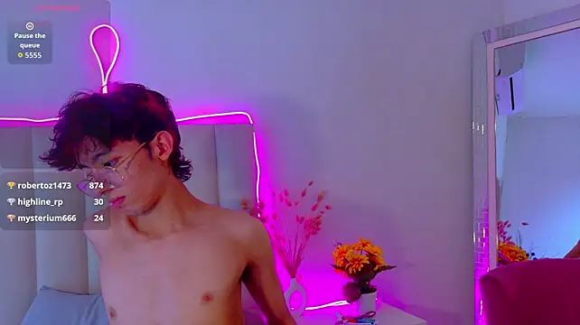 Twink_Sebas7 Adlı Modelin Canlı XXX Sohbeti