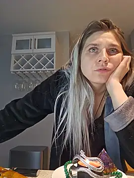 XXX chat uživo modela ScarletsWeb